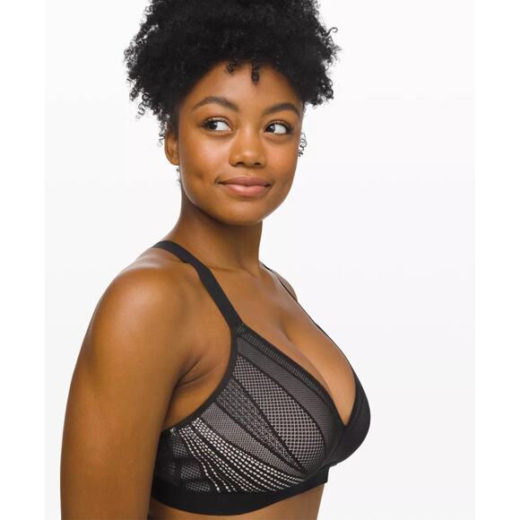 Lululemon Awake to Lace Bra in Black / Barely Beige 34B - Picture 1 of 6